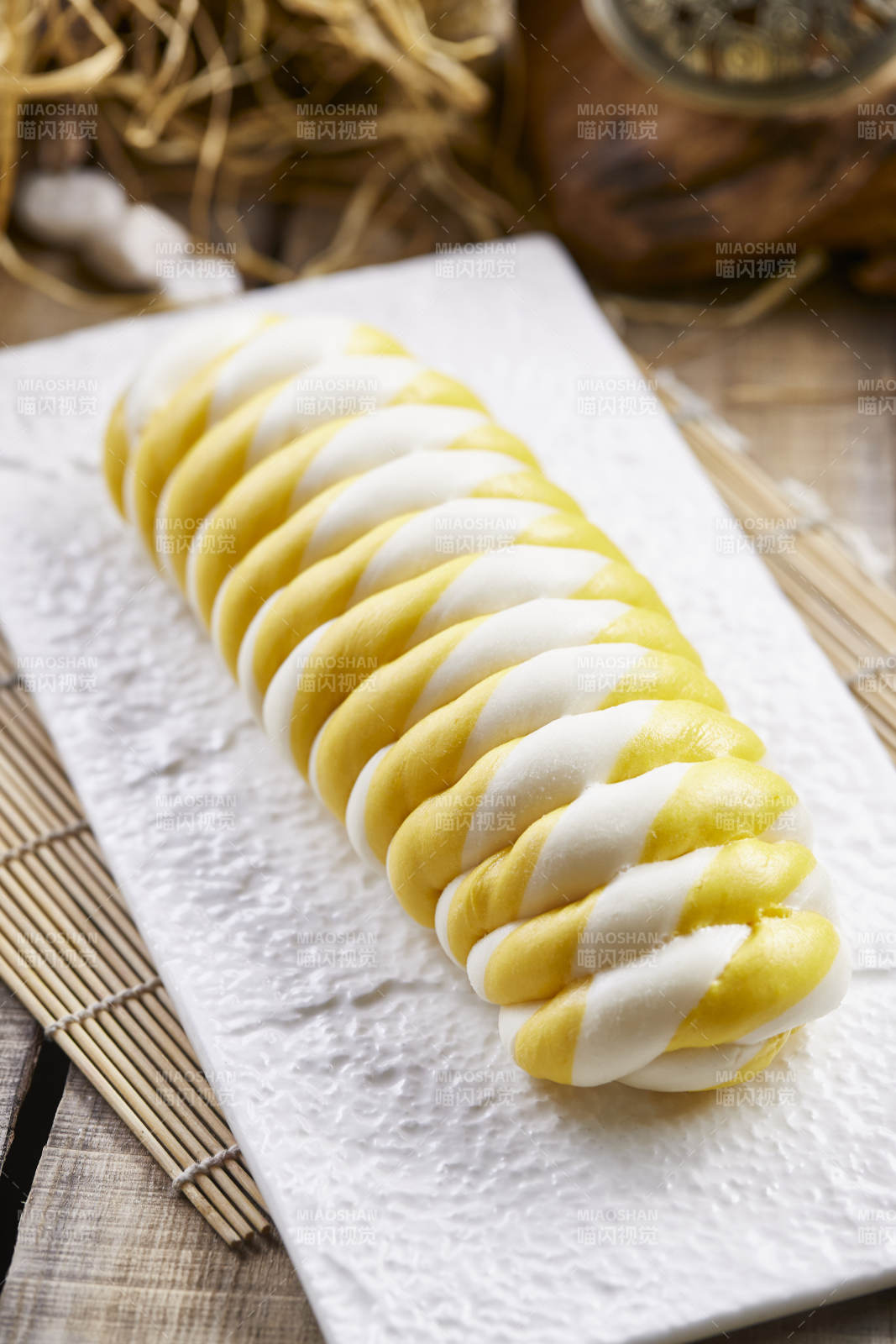 双色蒸花卷图片