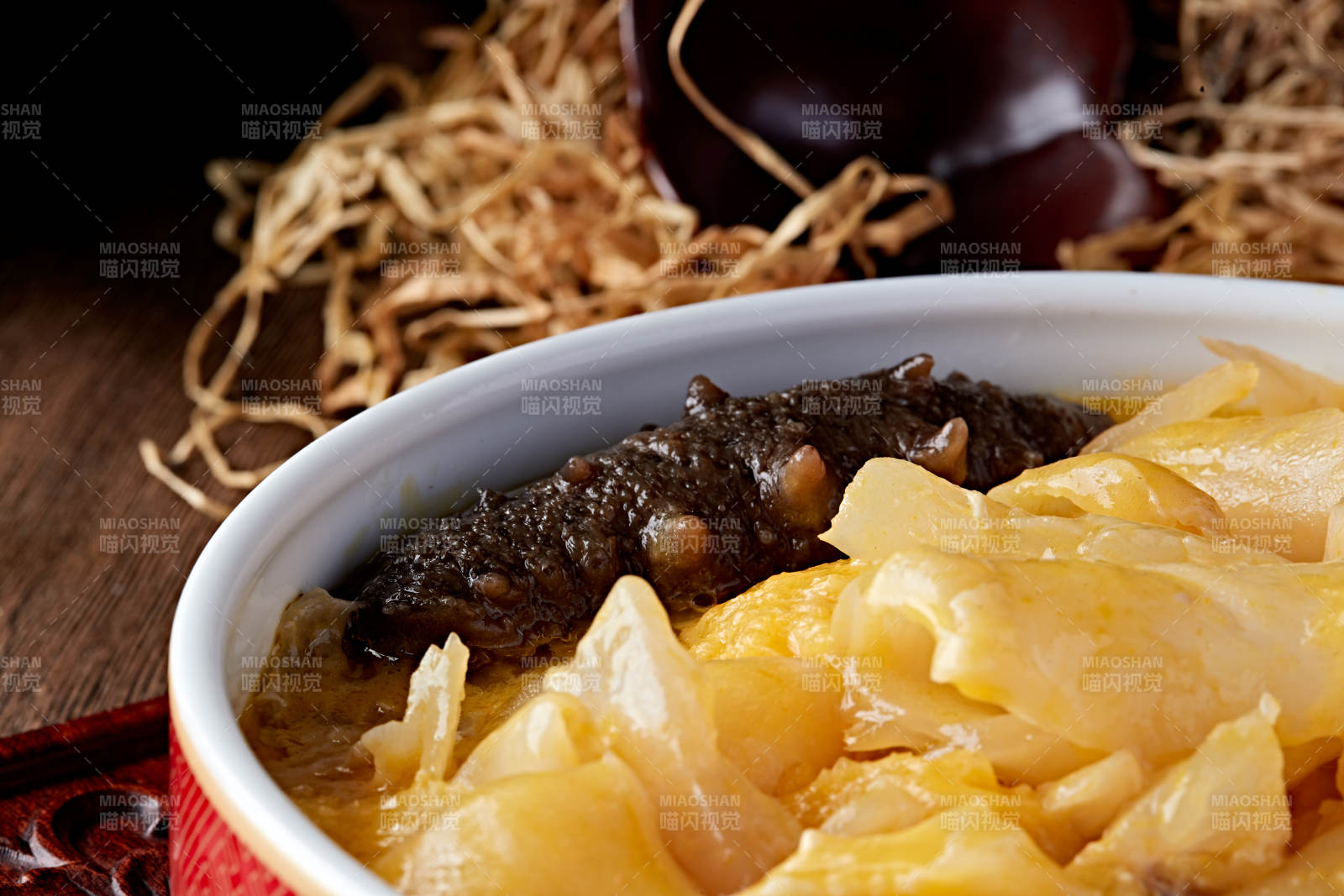 燕鲍翅浓汤四宝图片