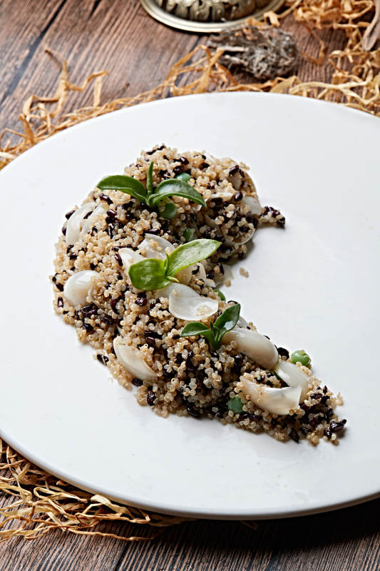 鲜百合炒三色藜麦图片