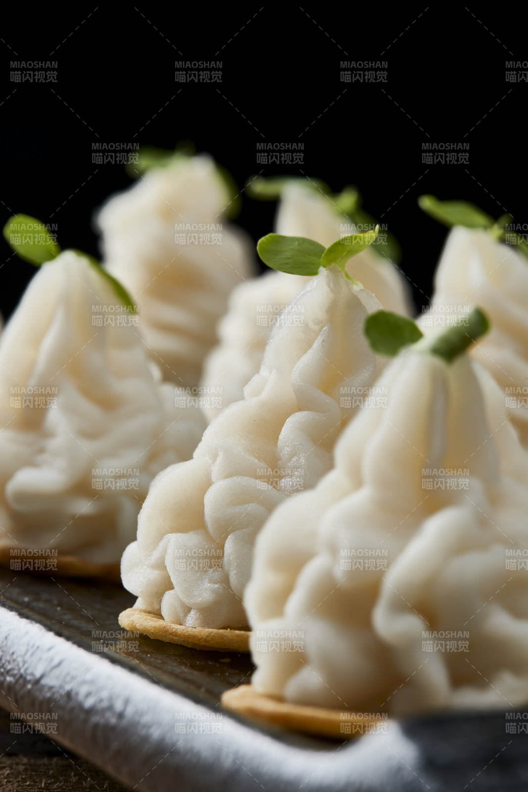 传统健康美食营养土豆泥配薯片图片