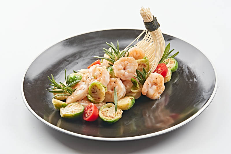 黑石盘装的金桔香炒大虾仁图片