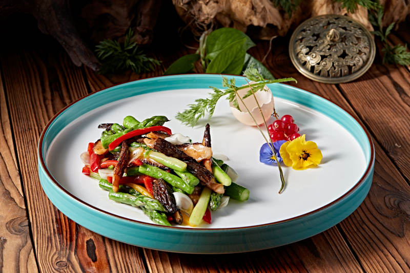 粤式经典小炒彩椒芦笋羊肚菌图片