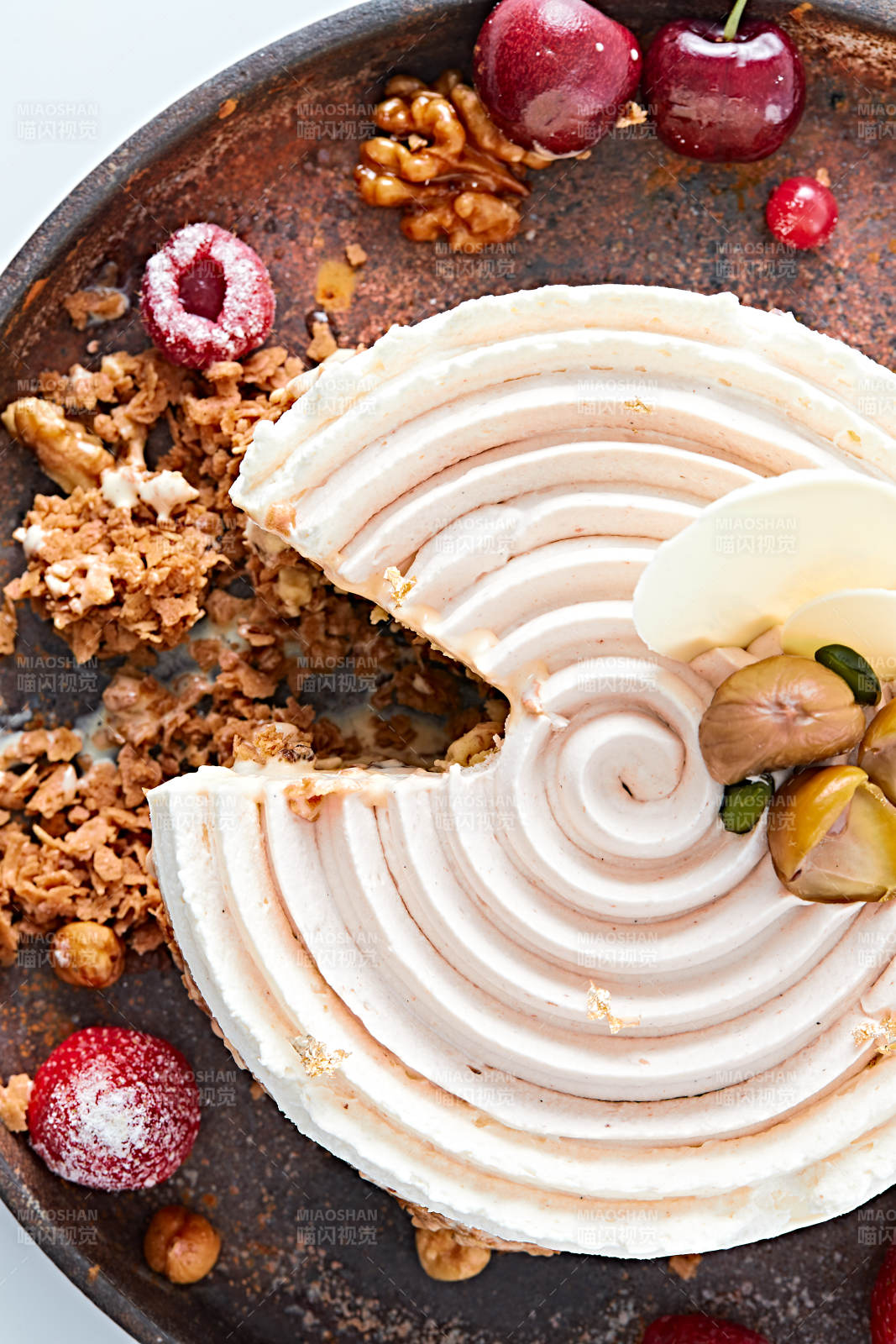 香烤坚果碎烧板栗金箔冰激凌蛋糕图片