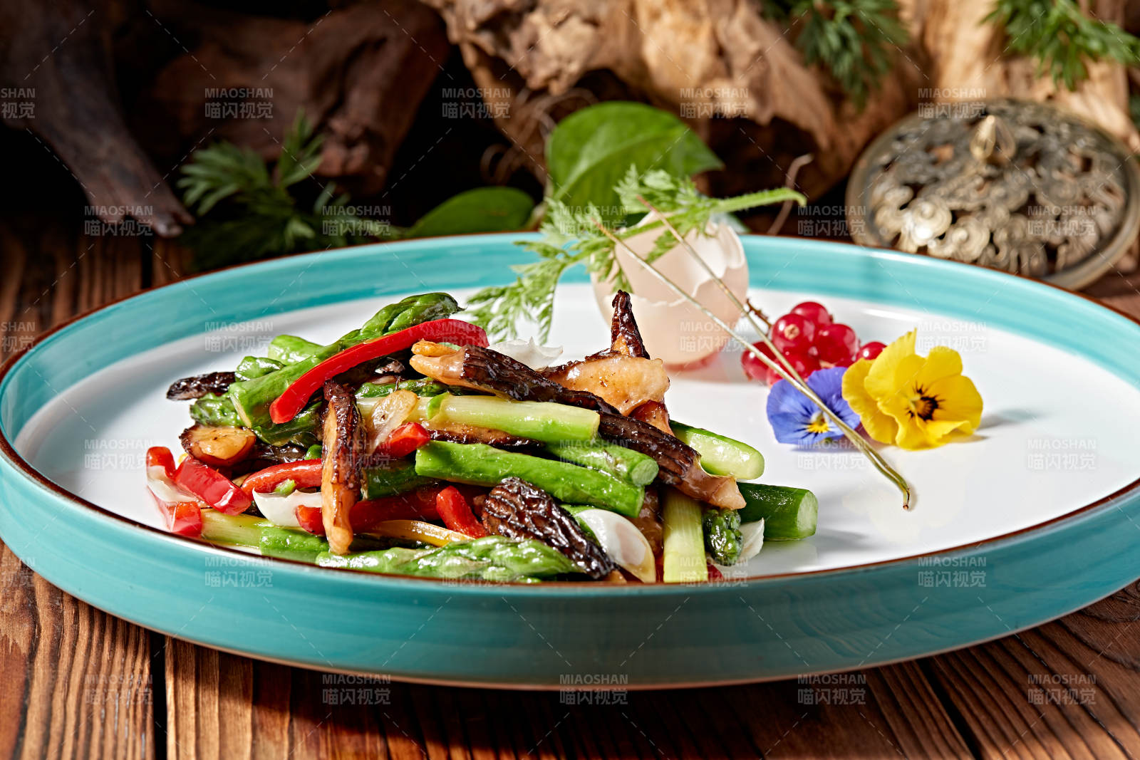 粤式经典小炒彩椒芦笋羊肚菌图片