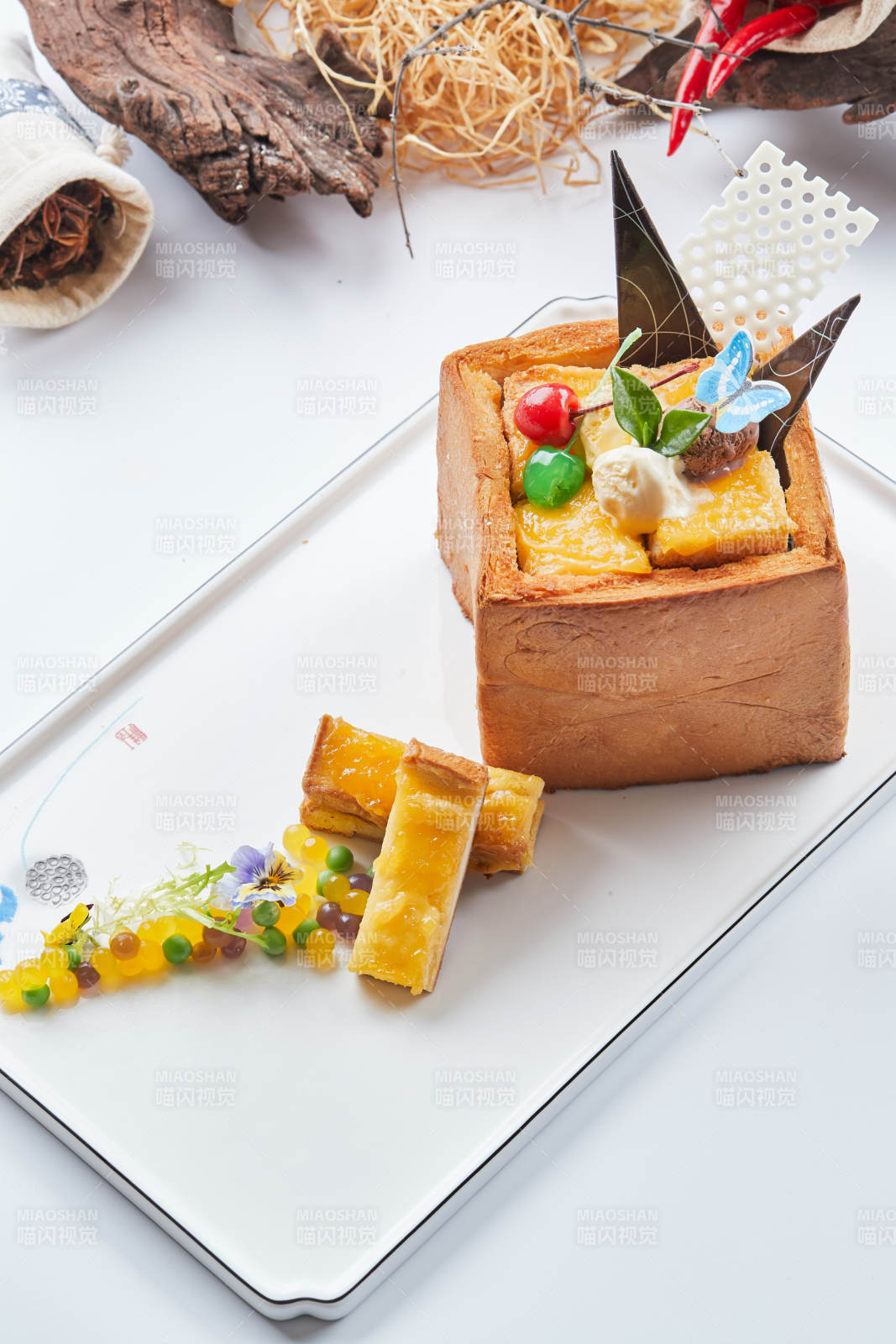 西餐中做的甜品美食面包的诱惑图片