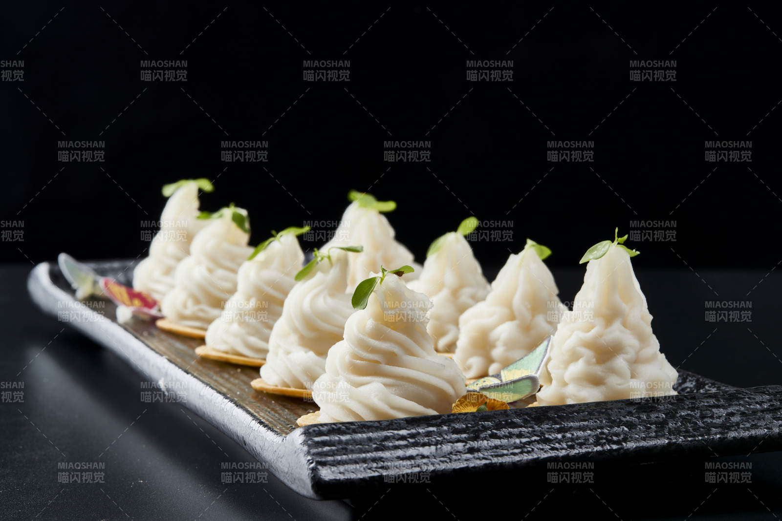 传统健康美食营养土豆泥配薯片图片