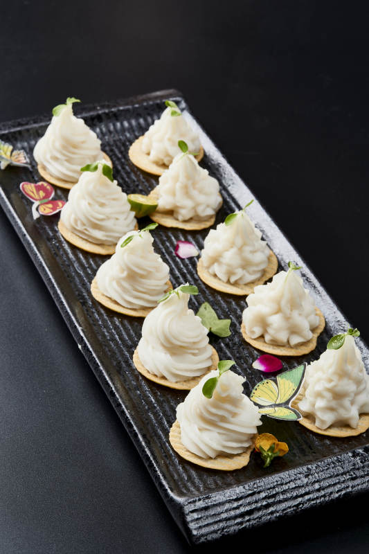 传统健康美食营养土豆泥配薯片图片