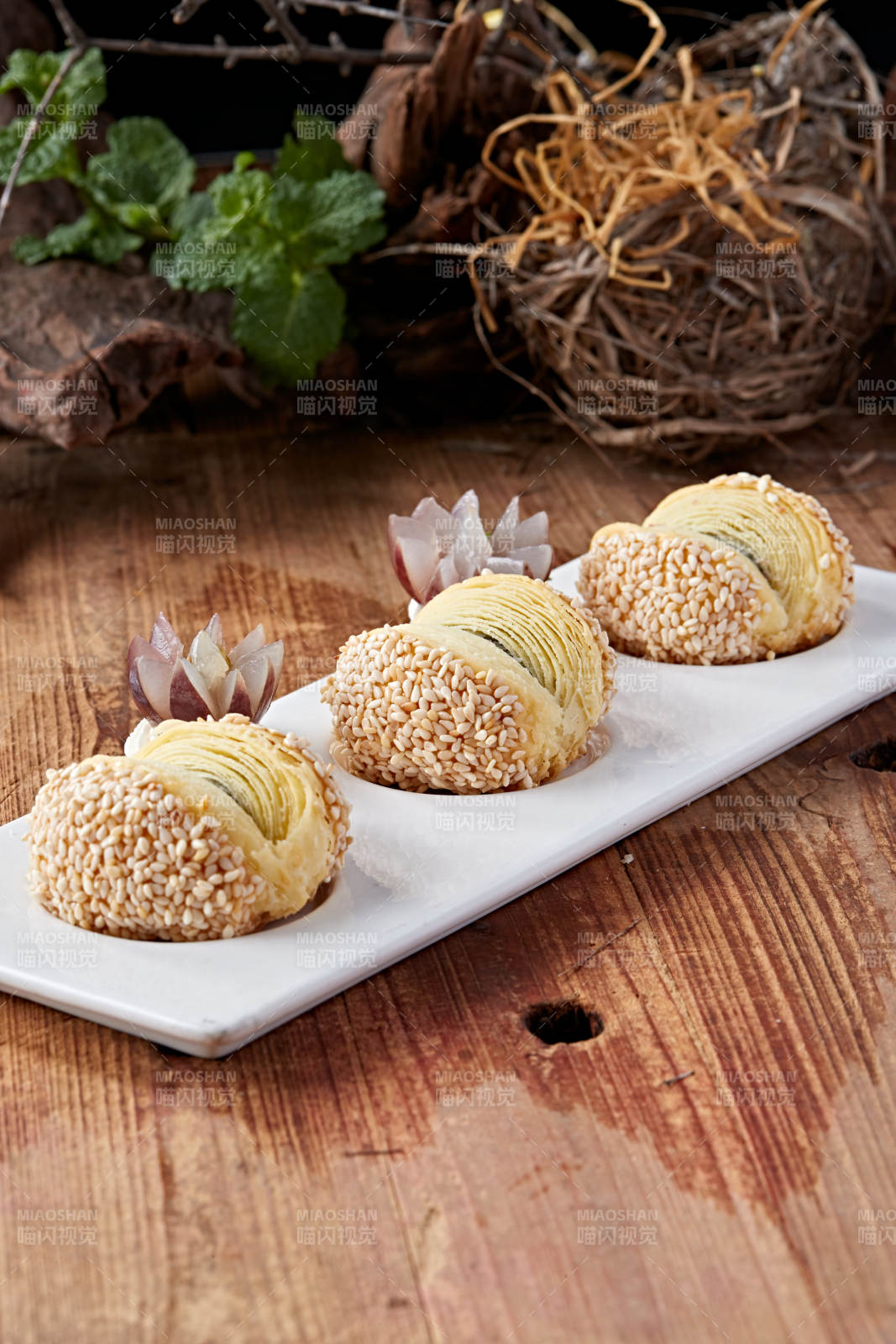 茶餐开口芝麻千层红豆饼图片