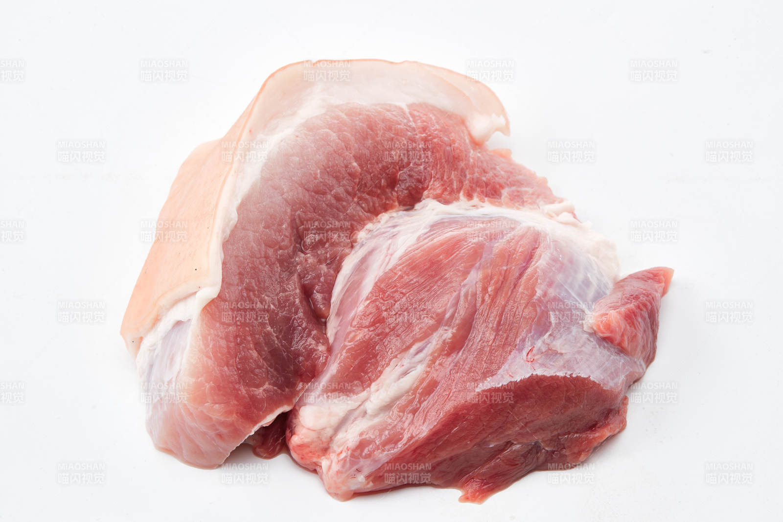 检疫合格的屠宰生鲜猪肉图片
