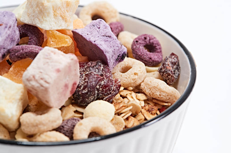 美味健康的营养早餐坚果混合烤燕麦图片