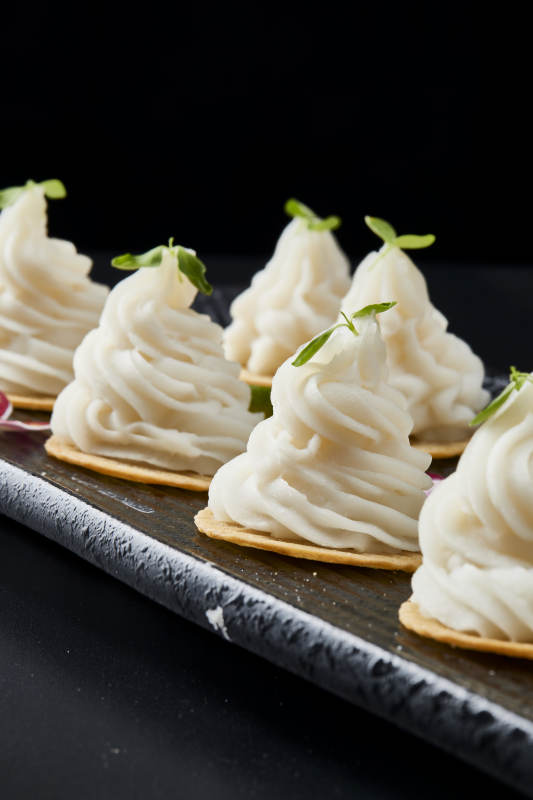 传统健康美食营养土豆泥配薯片图片