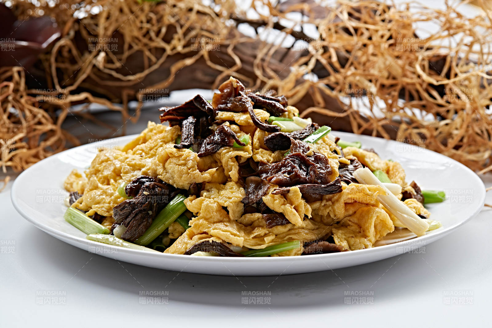 蒜薹山珍菌炒鸡蛋图片