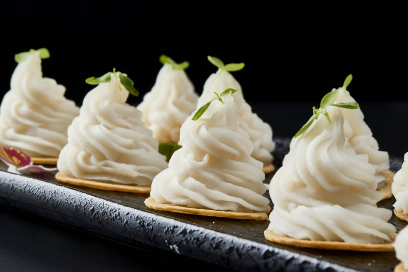 传统健康美食营养土豆泥配薯片图片