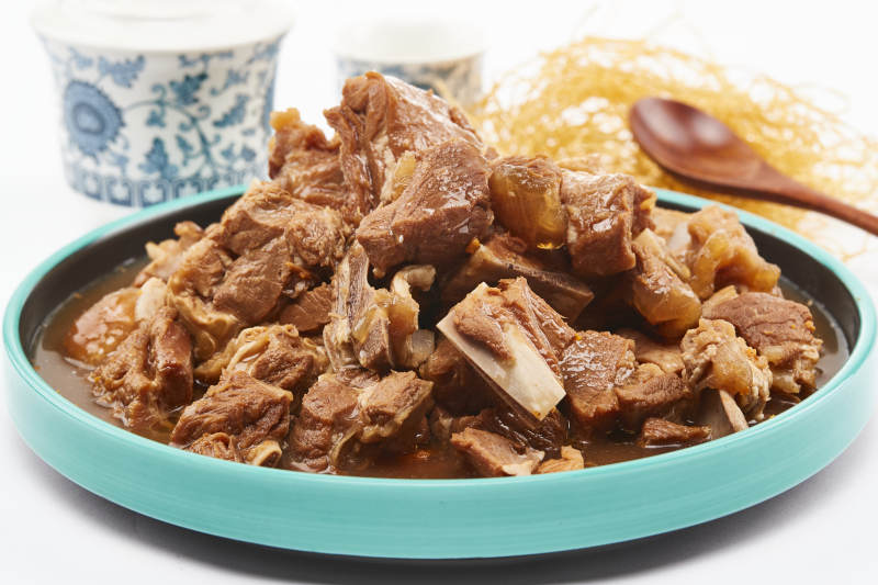 家常酱炖牛筋头巴脑图片