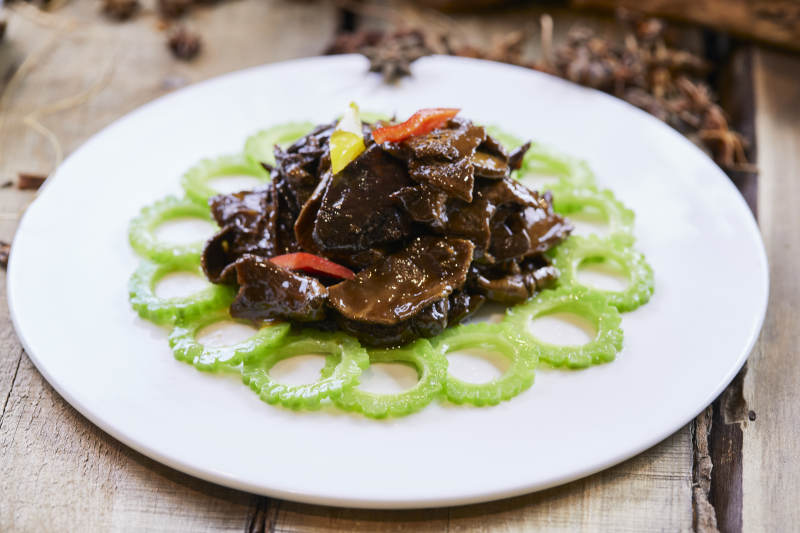 炝炒灵芝菌蘑菇片图片