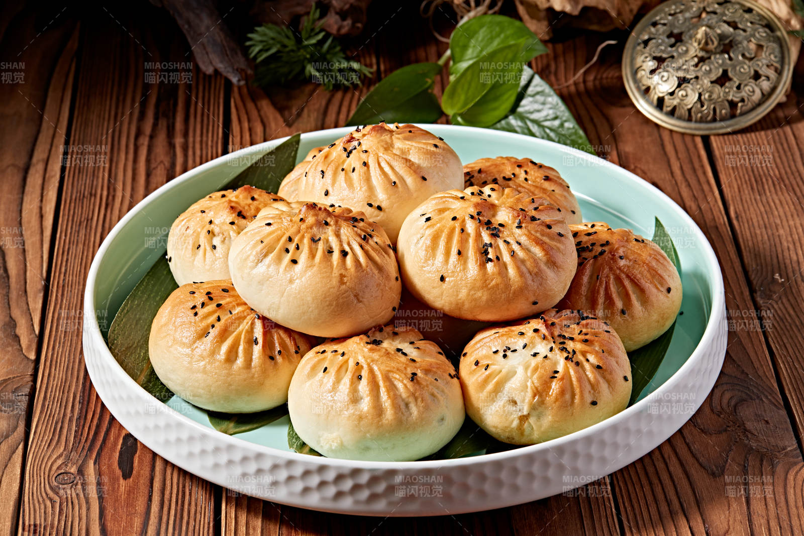 豆角酱羊肉馅烤包子图片