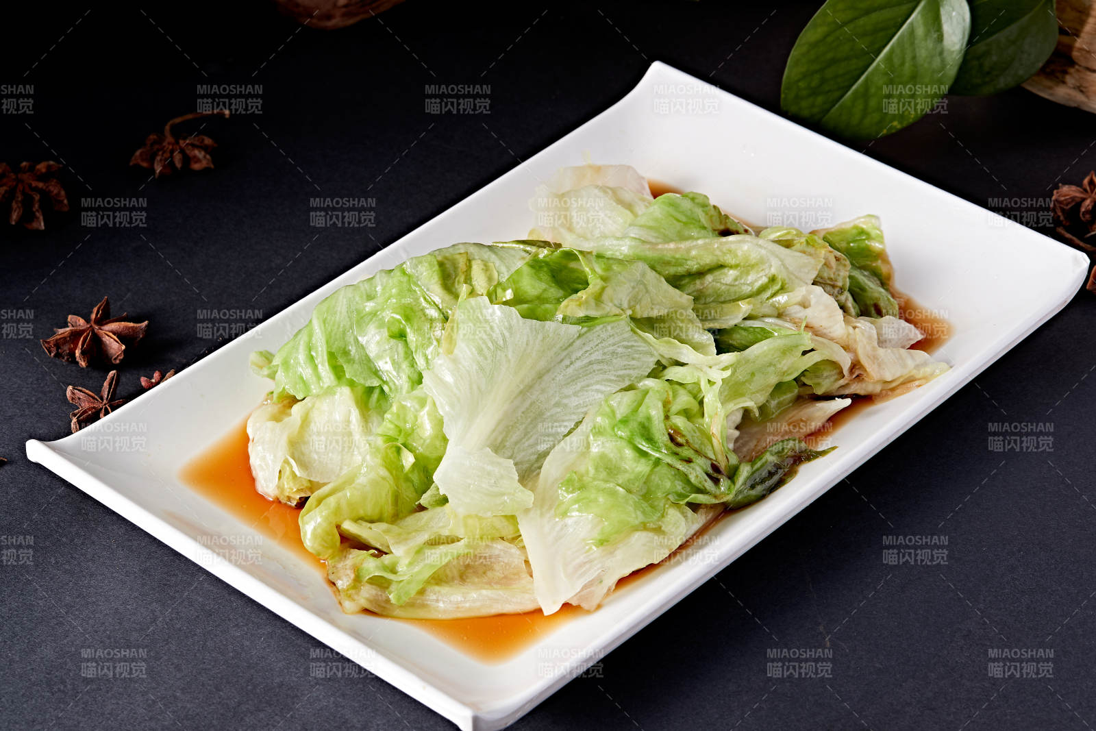 白灼浇汁手撕包菜图片