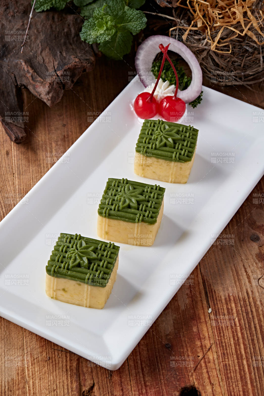 茶餐抹茶豆泥糕图片