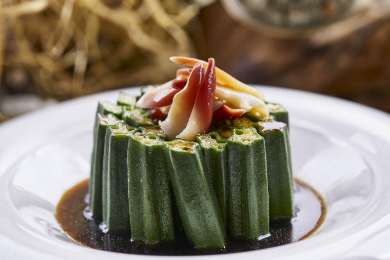 浇汁秋葵北极贝图片