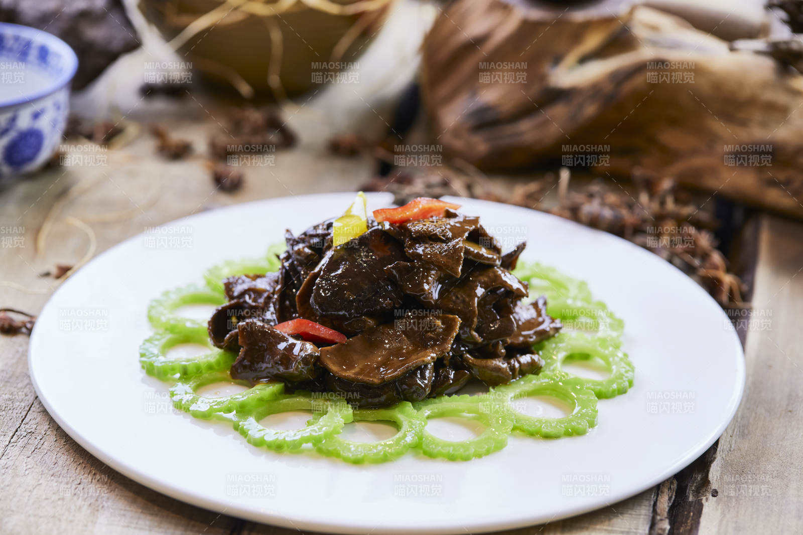 炝炒灵芝菌蘑菇片图片