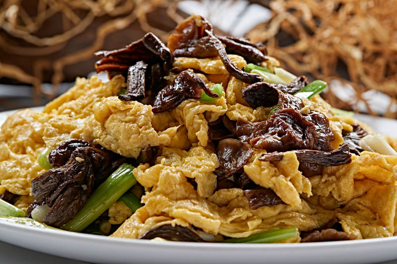 蒜薹山珍菌炒鸡蛋图片