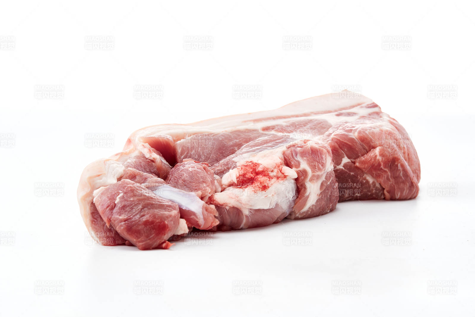 检疫合格的屠宰生鲜猪肉图片