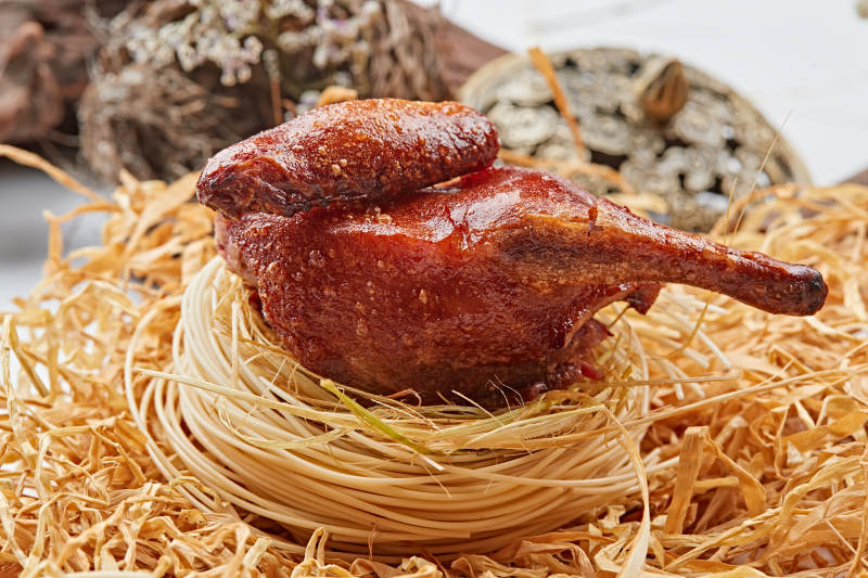 金牌烤乳鸽图片