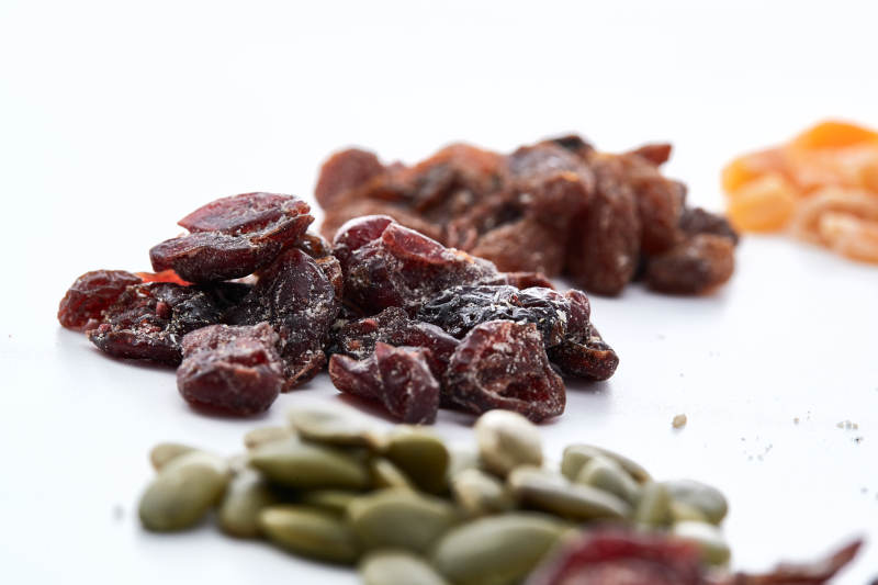 美味健康的营养早餐坚果混合烤燕麦图片