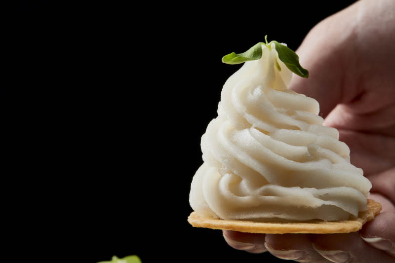 传统健康美食营养土豆泥配薯片图片