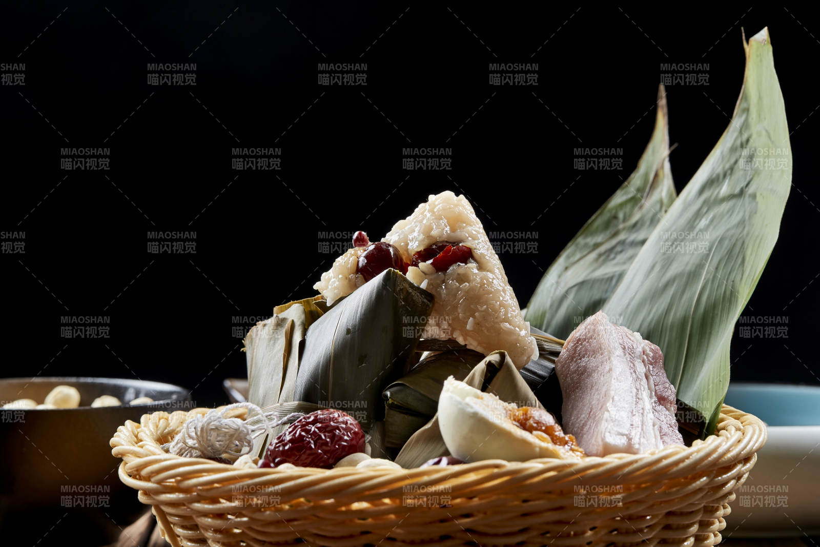 端午节的粽子和原材料图片