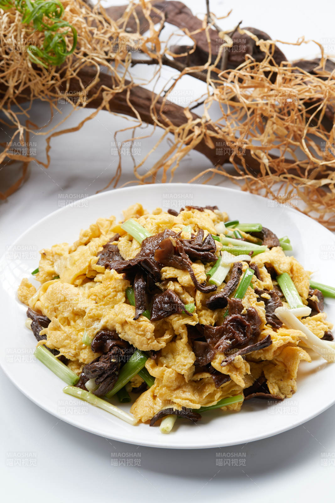 蒜薹山珍菌炒鸡蛋图片