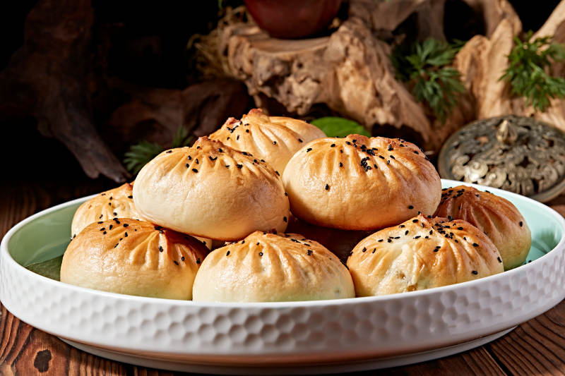 豆角酱羊肉馅烤包子图片