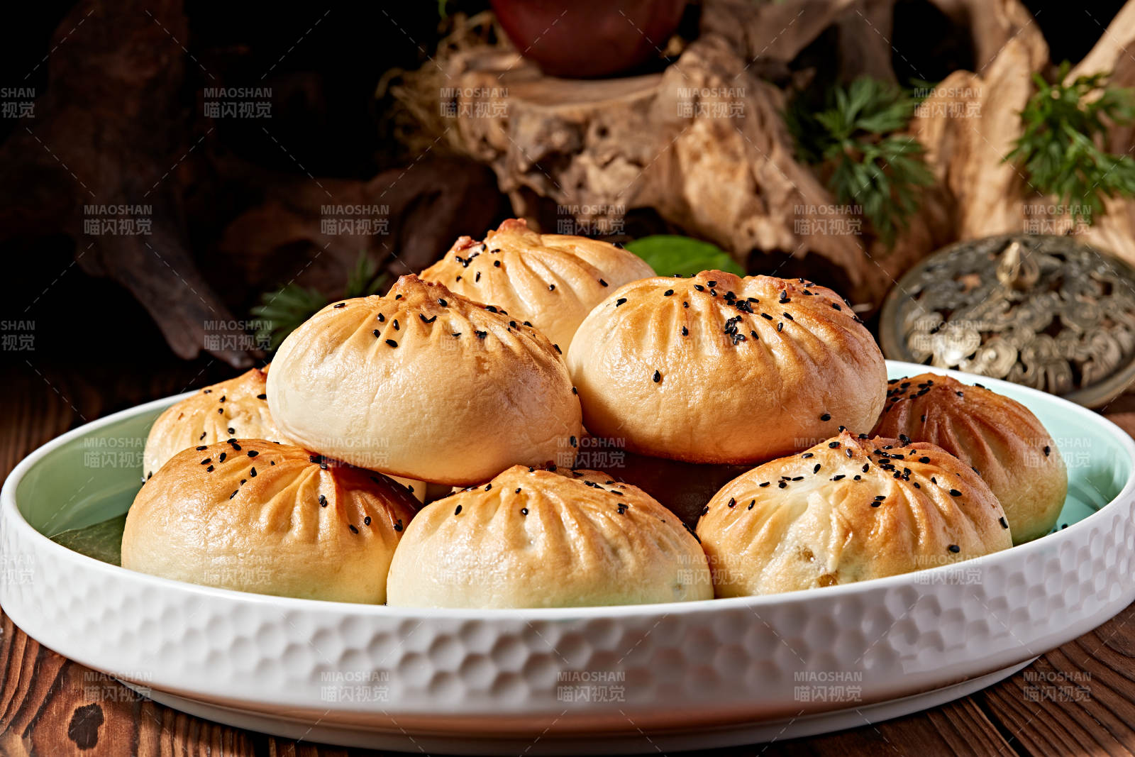 豆角酱羊肉馅烤包子图片