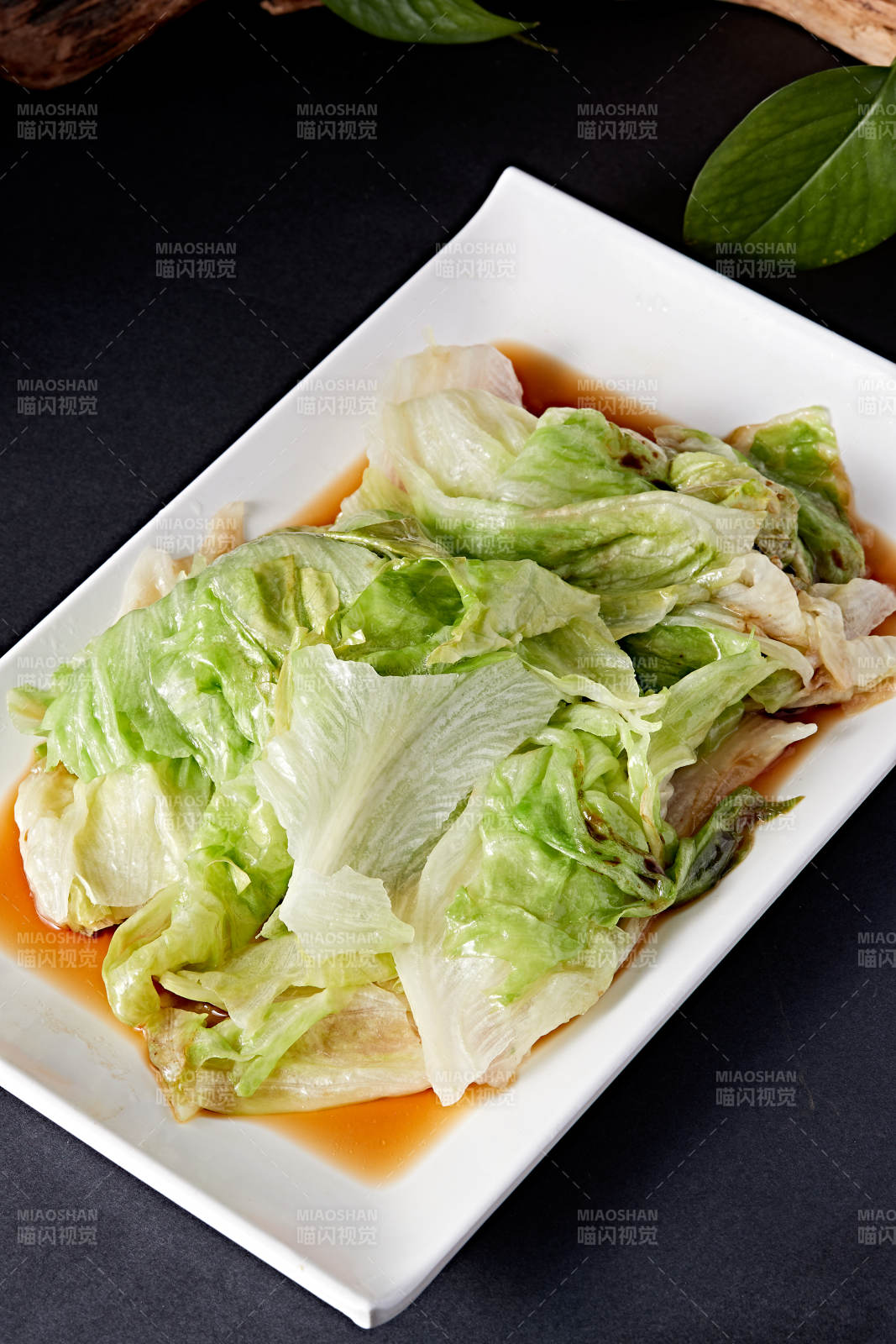 白灼浇汁手撕包菜图片