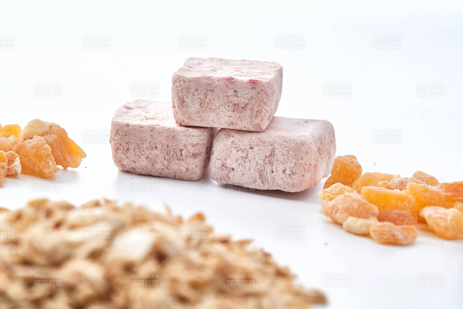 美味健康的营养早餐坚果混合烤燕麦图片