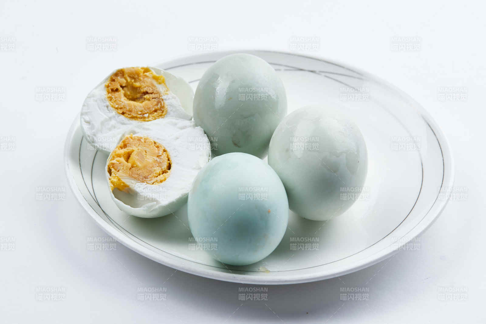 爆腌咸鸭蛋图片