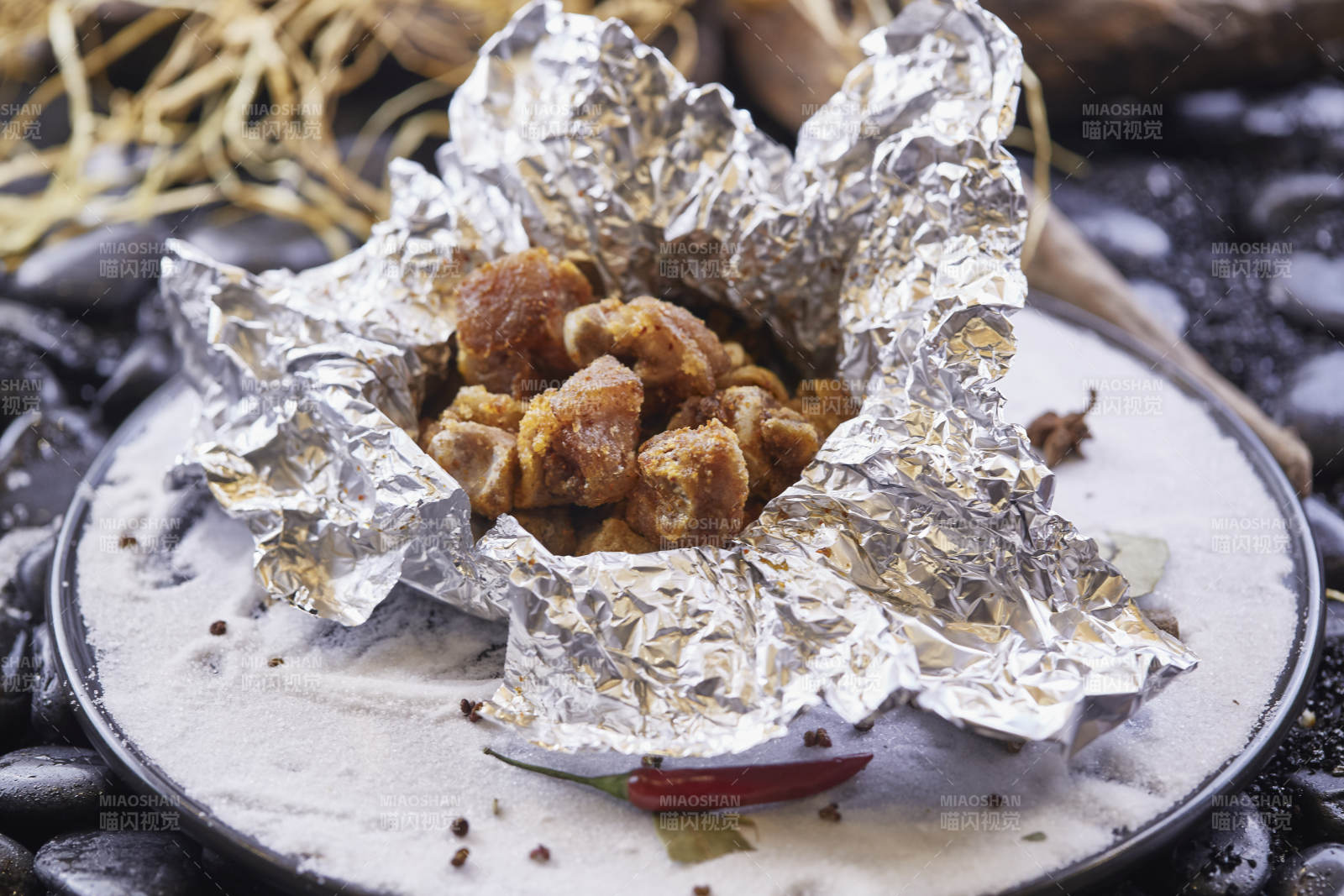 锡纸脆皮烤猪脚烤猪蹄图片