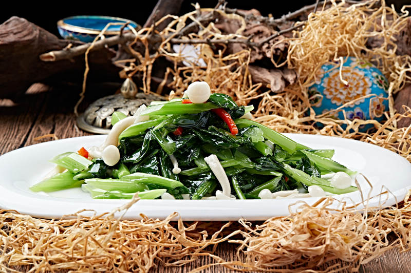 炝炒菜心海鲜菇图片