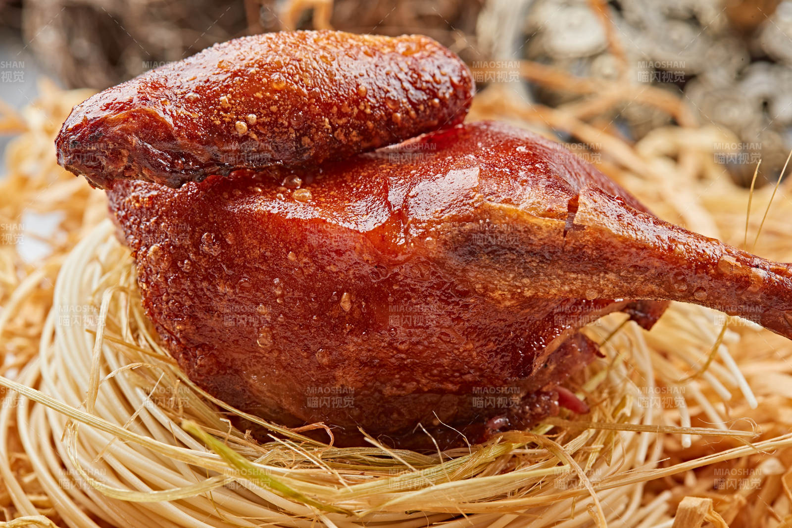 金牌烤乳鸽图片