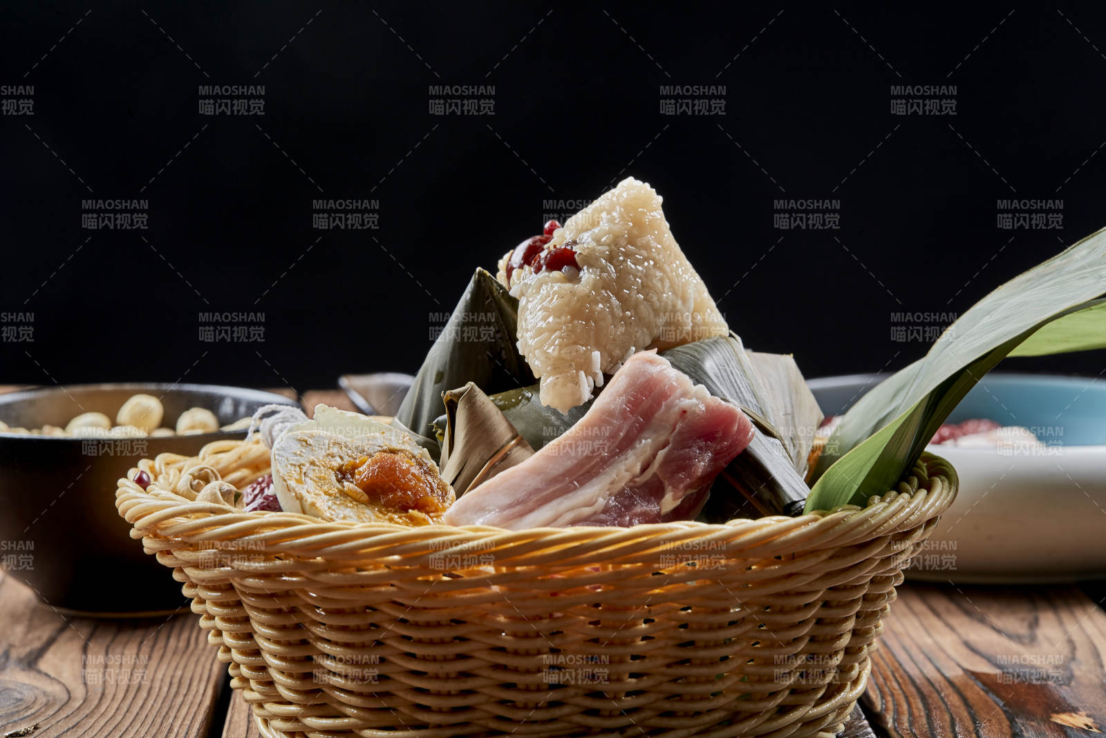 端午节的粽子和原材料图片