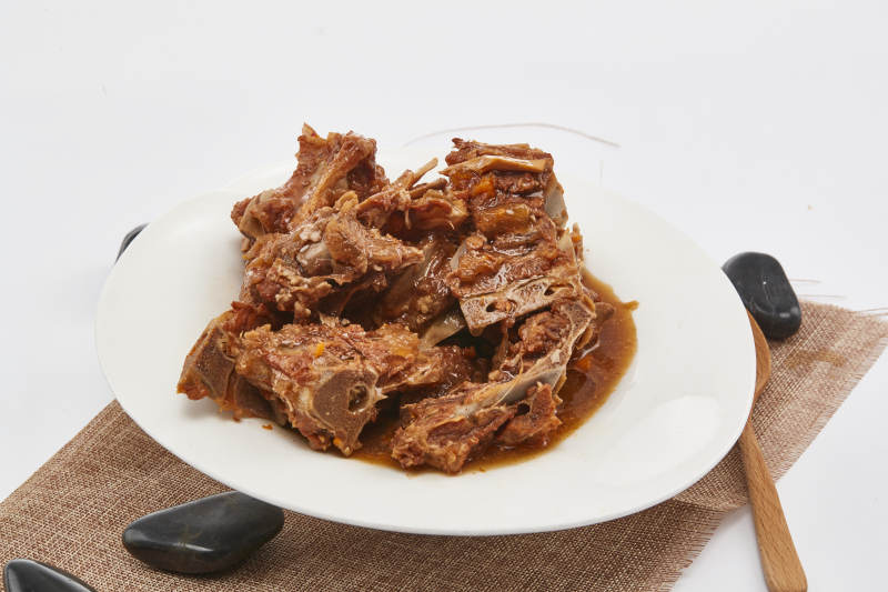 家常酱炖牛筋头巴脑图片