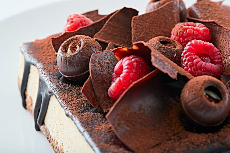 可可撒粉黑巧克力奶酪慕斯蛋糕图片