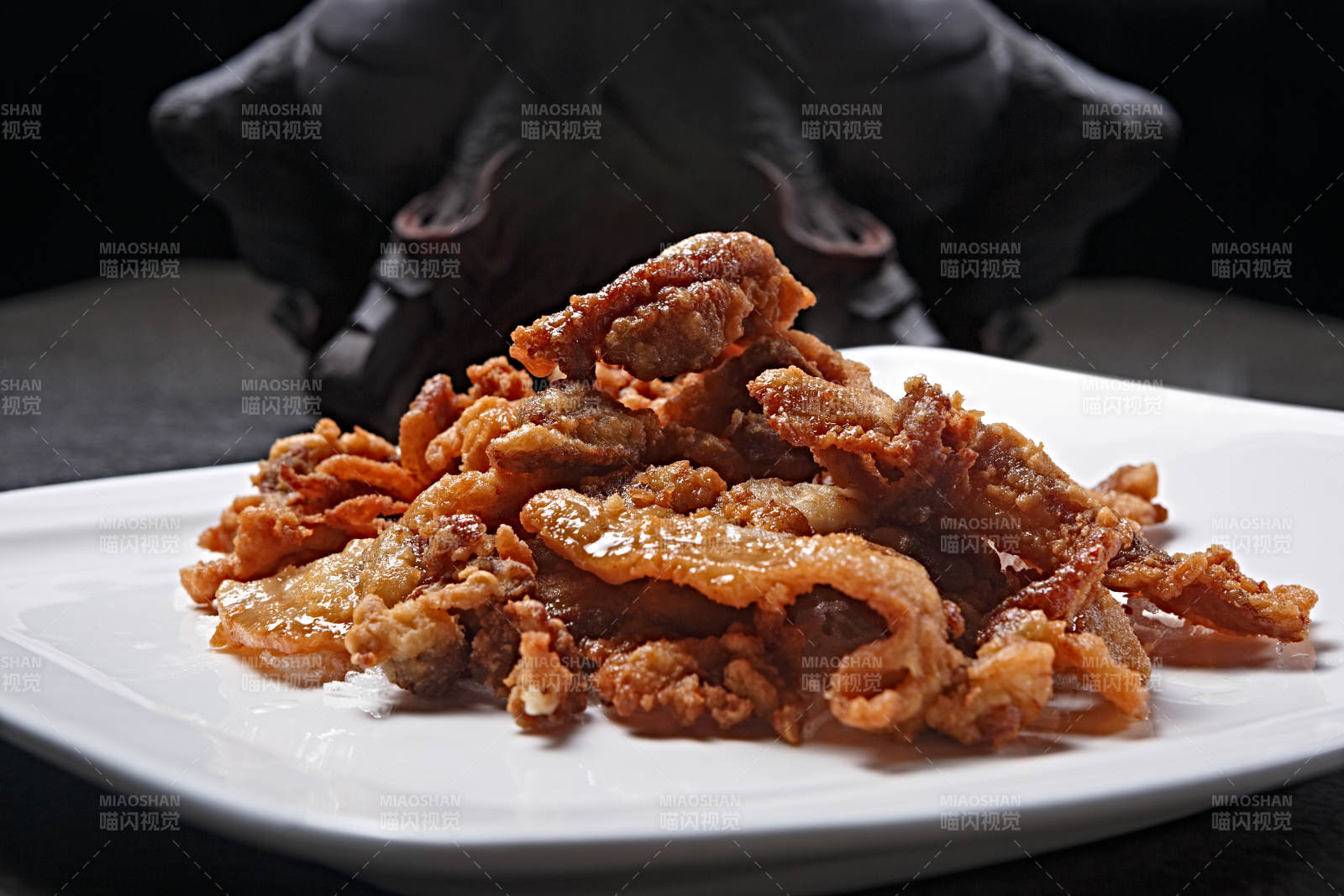 油炸蒜香猪五花图片