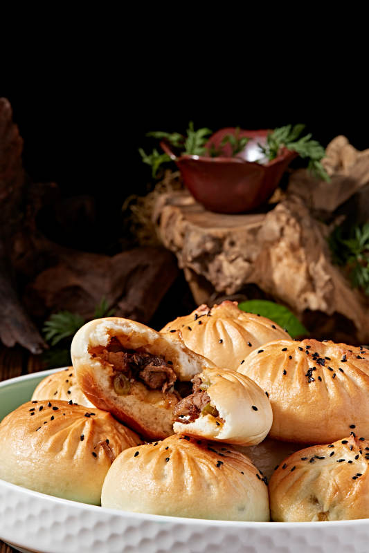 豆角酱羊肉馅烤包子图片