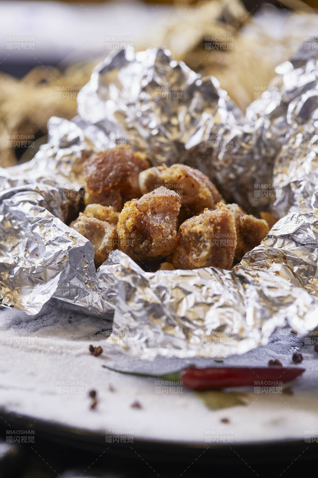 锡纸脆皮烤猪脚烤猪蹄图片