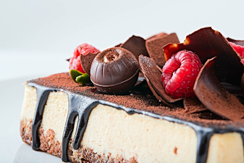 可可撒粉黑巧克力奶酪慕斯蛋糕图片