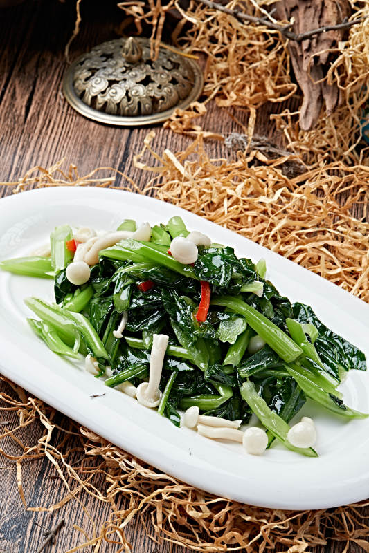 炝炒菜心海鲜菇图片