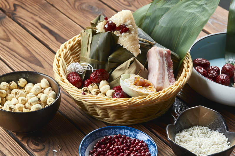 端午节的粽子和原材料图片