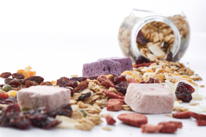 美味健康的营养早餐坚果混合烤燕麦图片