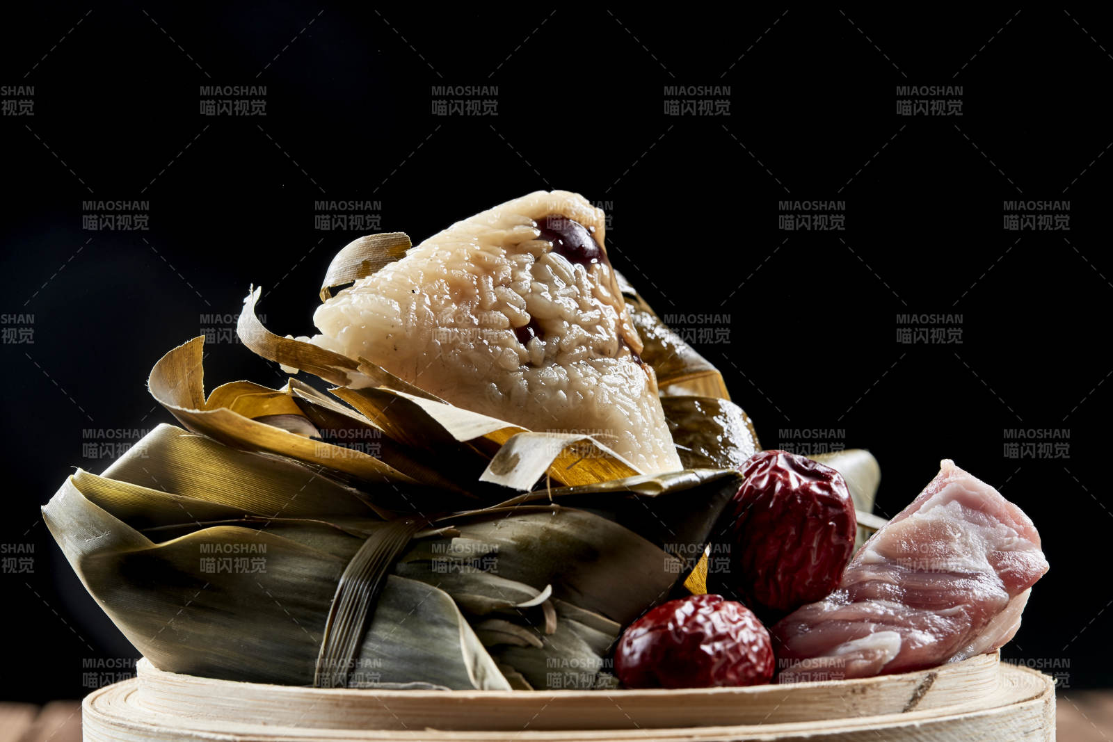 端午节的粽子和原材料图片